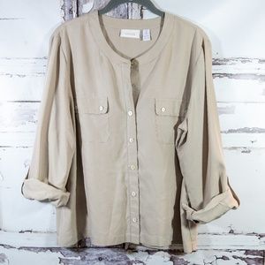 Chico's Sz 2 (Med) Light Weight Button Blouse